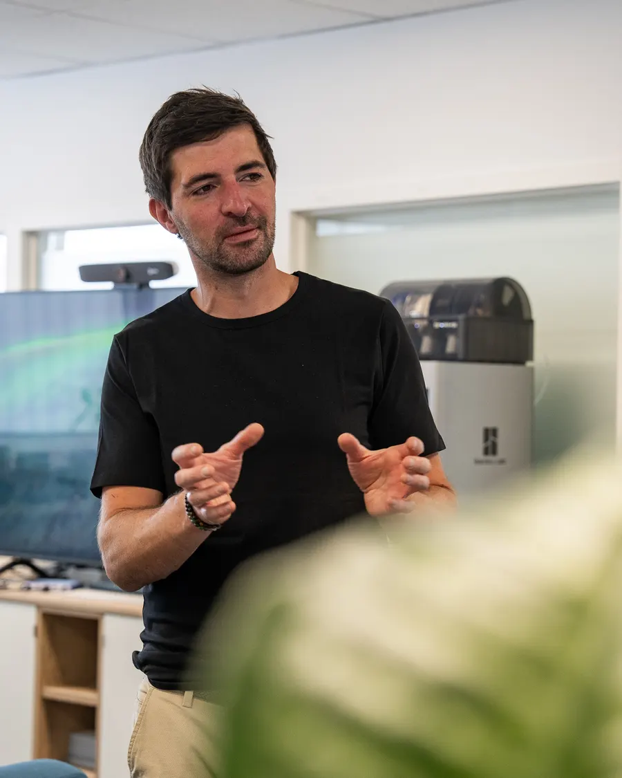 Stephan Kindler im Gespräch während eines Workshops